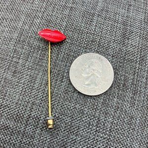 Lips Lapel stick pin Red Enamel Gold Sexy Kiss Mouth Retro Vintage Rockabilly
